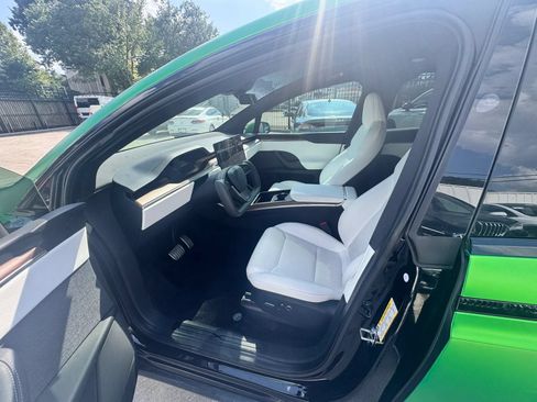 Used 2023 Tesla Model X AWD/4WD image 4