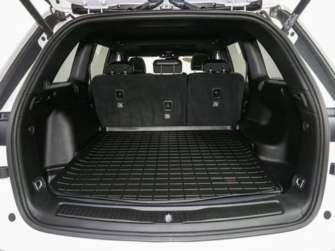 Used 2023 Jeep Grand Cherokee Altitude AWD/4WD image 11