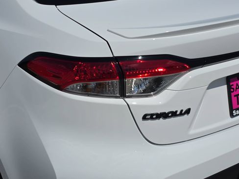 Used 2026 Toyota Corolla SE FWD image 29