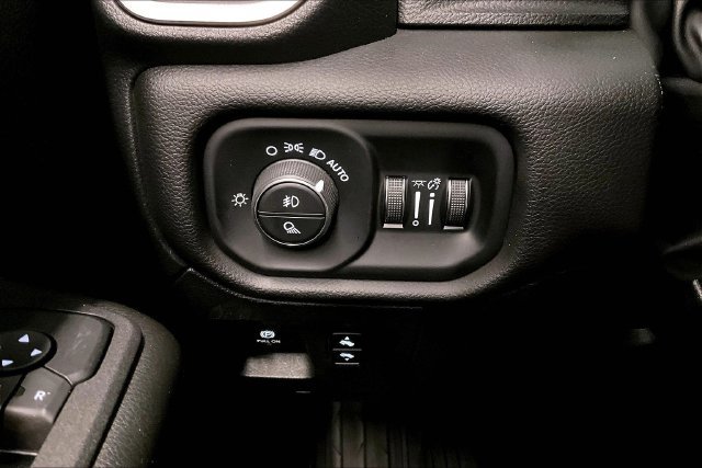 Used 2025 RAM 1500 Big Horn AWD/4WD image 38