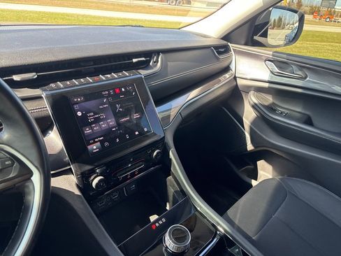 Used 2021 Jeep Grand Cherokee L Laredo w/ Luxury Tech Group I image 58