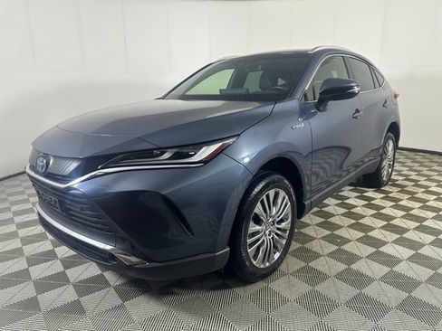 Used 2021 Toyota Venza XLE w/ Softex Package AWD/4WD image 3