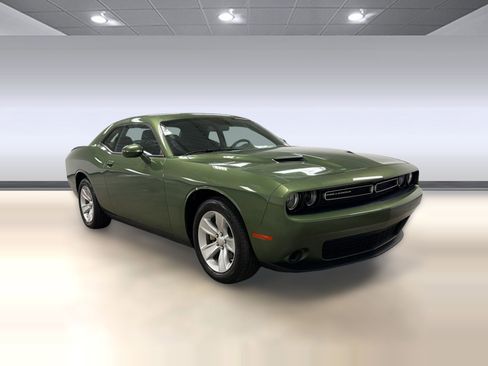 Used 2023 Dodge Challenger SXT RWD image 5