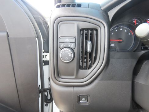 Used 2020 Chevrolet Silverado 1500 Custom w/ Custom Value Package RWD image 26