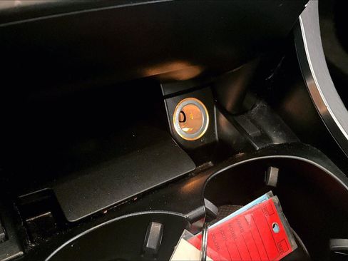 Used 2020 Mercedes-Benz C 300 4MATIC Sedan image 31