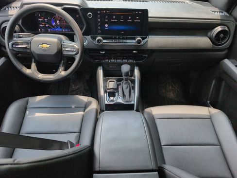 Used 2024 Chevrolet Colorado W/T RWD image 32