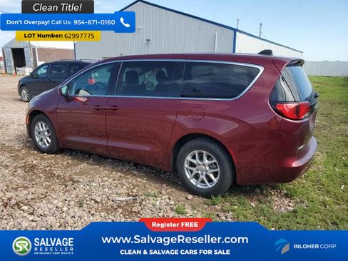 Used 2023 Chrysler Voyager LX FWD image 3