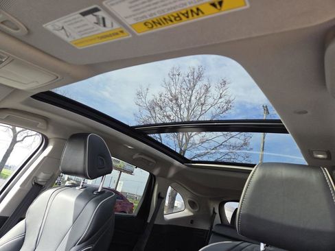 Used 2023 Acura MDX Advance image 3