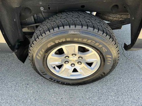 Used 2019 Chevrolet Silverado 1500 LT AWD/4WD image 36