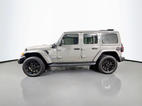 Used 2023 Jeep Wrangler Unlimited Sahara w/ Cold Weather Group AWD/4WD image 4
