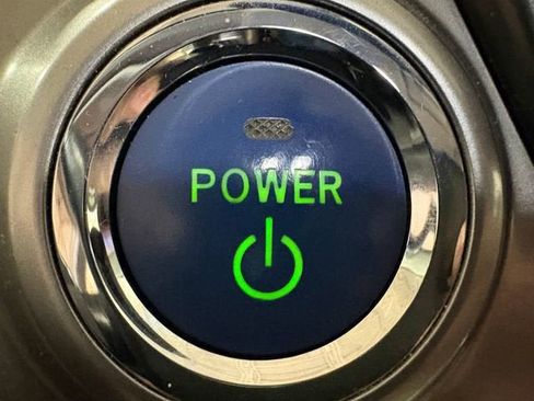 Used 2015 Toyota Prius V Five FWD image 15