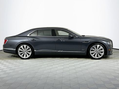 New 2026 Bentley Flying Spur Azure image 4