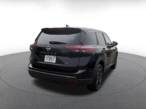 Used 2025 Nissan Rogue SV AWD/4WD image 15