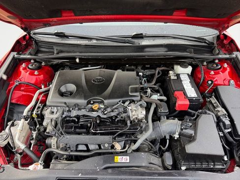 Used 2021 Toyota Camry SE w/ Cold Weather Package image 18