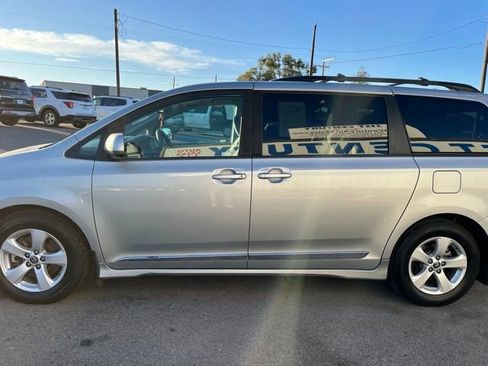 Used 2020 Toyota Sienna LE FWD image 8
