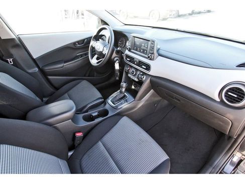 Used 2020 Hyundai Kona SE image 28