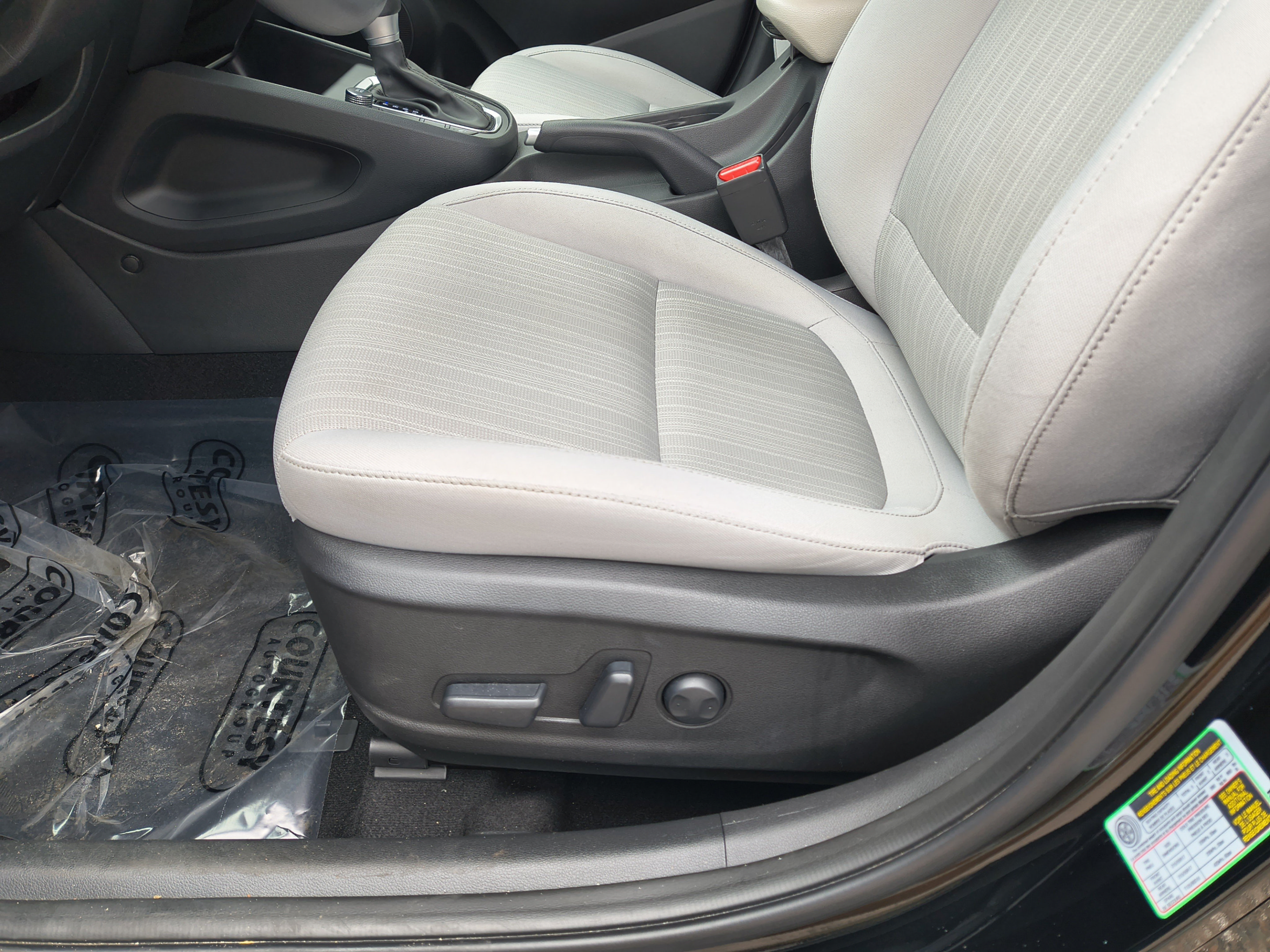 Certified 2023 Hyundai Kona SEL AWD/4WD image 19