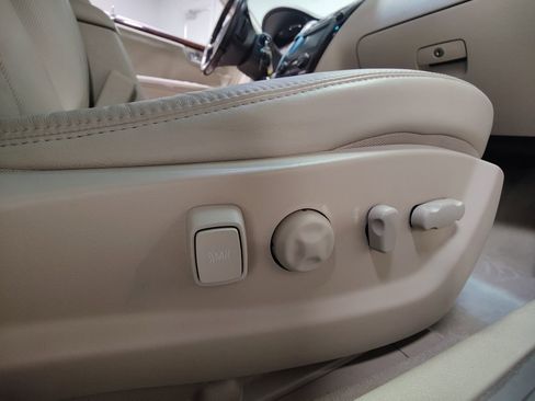 Used 2007 Cadillac DTS Performance FWD image 16