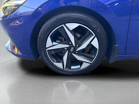 Used 2023 Hyundai Elantra Limited FWD image 4