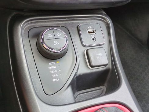 Used 2018 Jeep Compass Trailhawk w/ Leather Interior Group AWD/4WD image 23