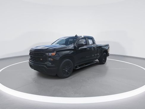 Used 2024 Chevrolet Silverado 1500 Custom RWD image 4