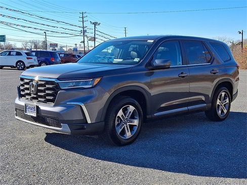 Certified 2025 Honda Pilot EX-L image 3