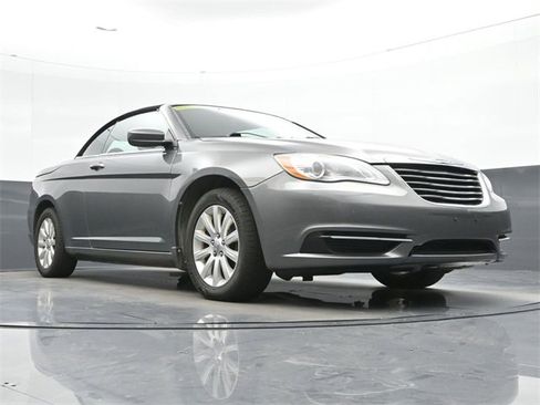 Used 2013 Chrysler 200 Touring image 10