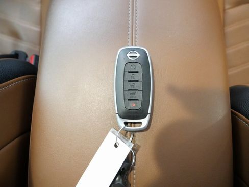 Used 2023 Nissan Pathfinder Platinum w/ Cargo Package image 29