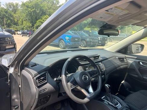 Used 2020 Nissan Rogue SV AWD/4WD image 5
