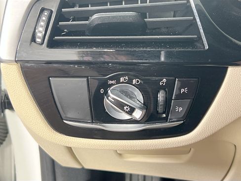 Used 2020 BMW 530i xDrive image 10