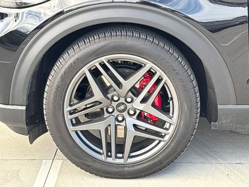 Used 2025 Ford Explorer ST image 13