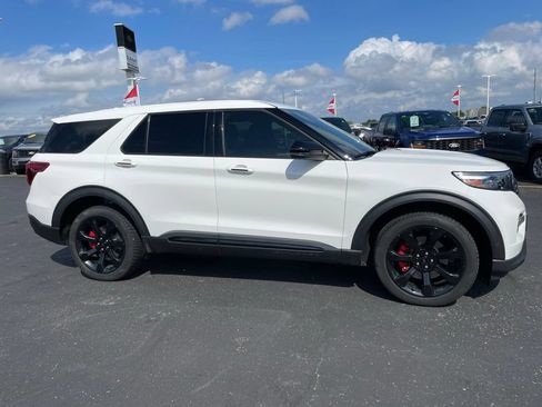Used 2022 Ford Explorer ST w/ Equipment Group 401A AWD/4WD image 2