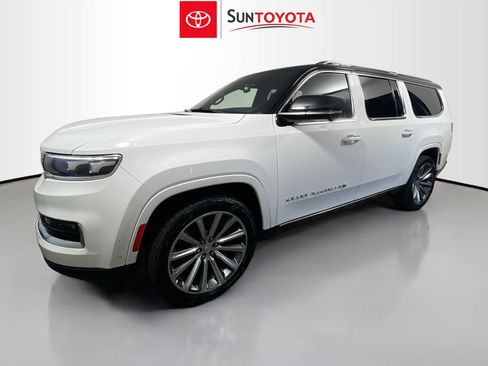 Used 2023 Jeep Grand Wagoneer L Series II AWD/4WD image 9