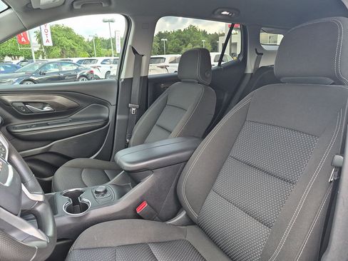 Used 2024 GMC Terrain SLE AWD/4WD image 14