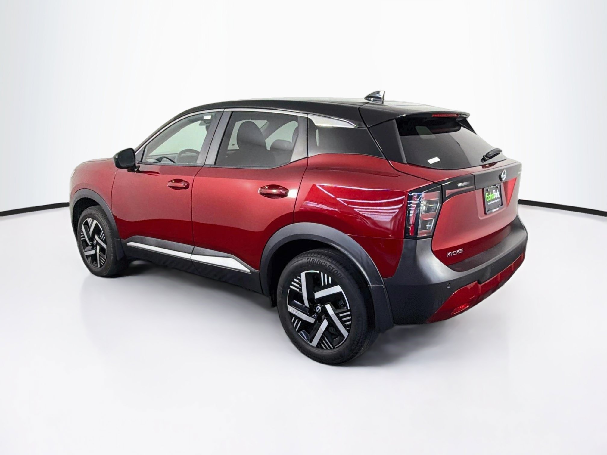 Used 2025 Nissan Kicks SV w/ Illumination Package FWD image 5