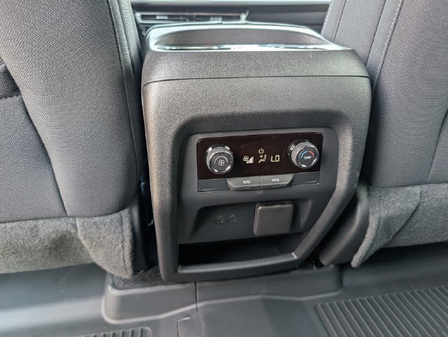 New 2027 Chevrolet Traverse LT w/ Driver Confidence Package FWD image 6