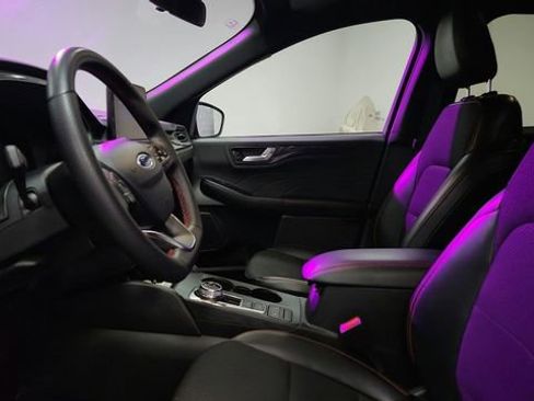 Certified 2025 Ford Escape ST-Line image 9