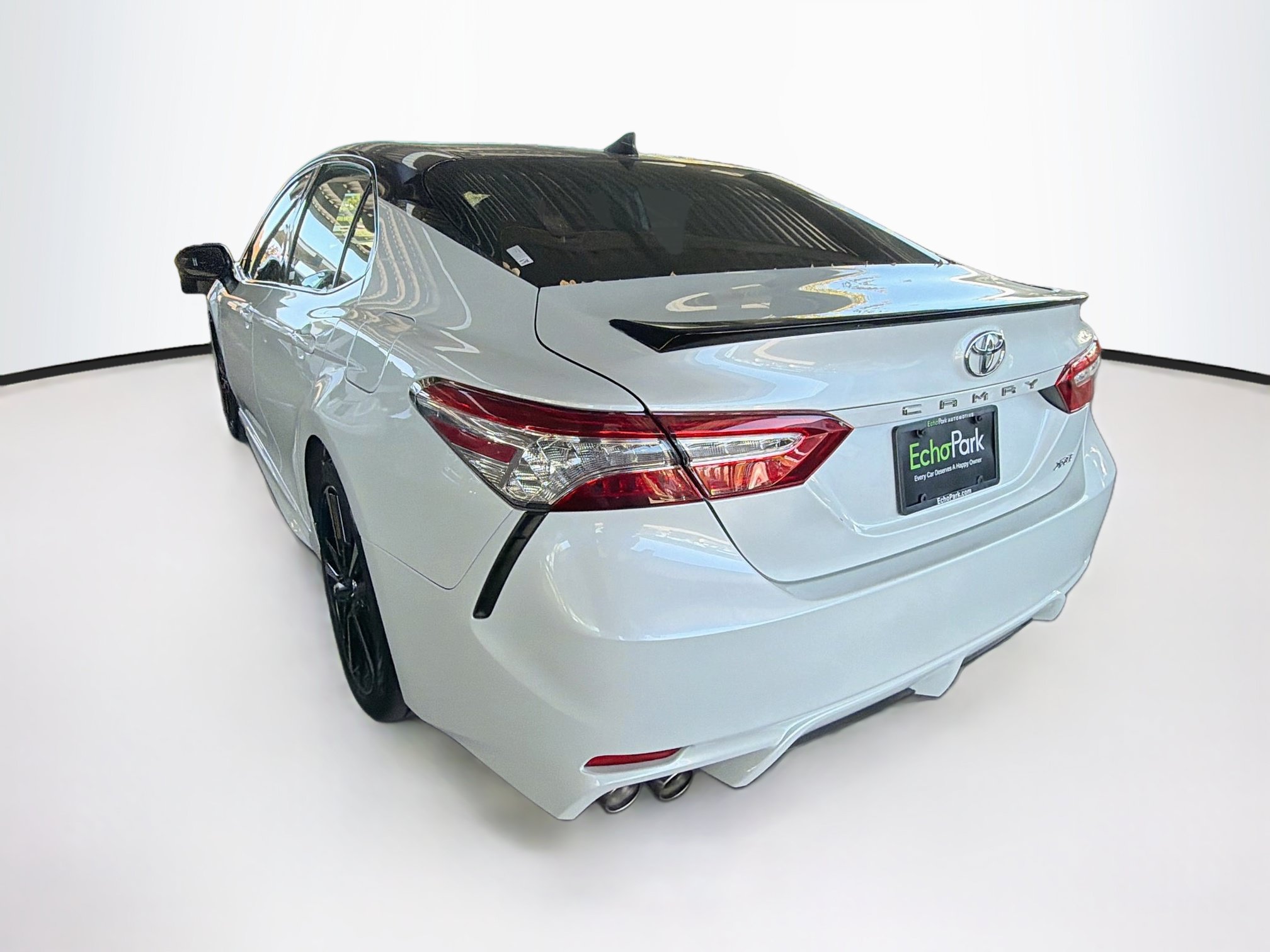 Used 2020 Toyota Camry XSE FWD image 5
