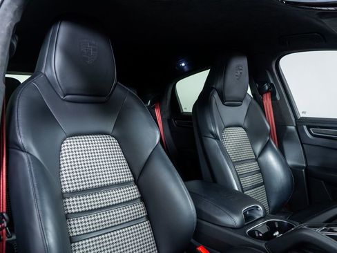 Used 2021 Porsche Cayenne GTS image 33