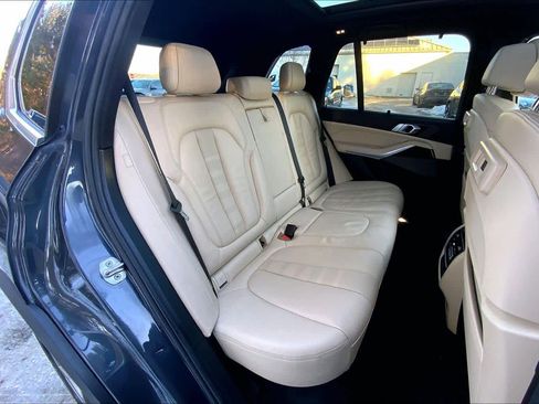 Used 2021 BMW X5 xDrive40i w/ Premium Package image 19
