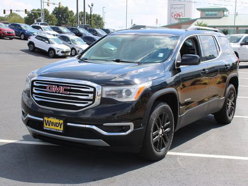 Used 2019 GMC Acadia SLT image 4