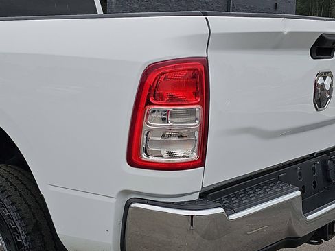 Used 2022 RAM 2500 Tradesman w/ Chrome Appearance Group AWD/4WD image 33