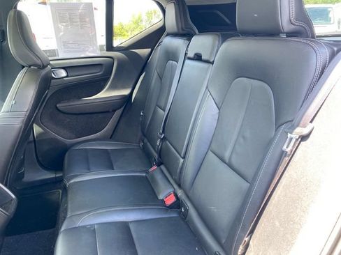 Used 2019 Volvo XC40 T5 Momentum AWD/4WD image 19