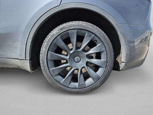 Used 2023 Tesla Model Y Long Range AWD/4WD image 25