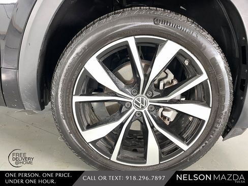 Used 2025 Volkswagen Atlas Cross Sport SEL Premium R-Line image 14