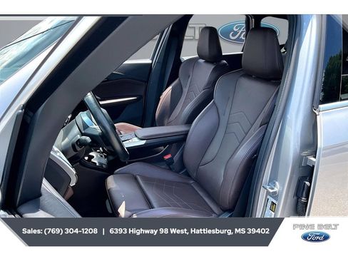 Used 2025 BMW X1 xDrive28i AWD/4WD image 18