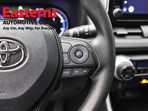 Used 2024 Toyota RAV4 XLE AWD/4WD image 15