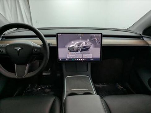 Used 2023 Tesla Model Y Long Range AWD/4WD image 23
