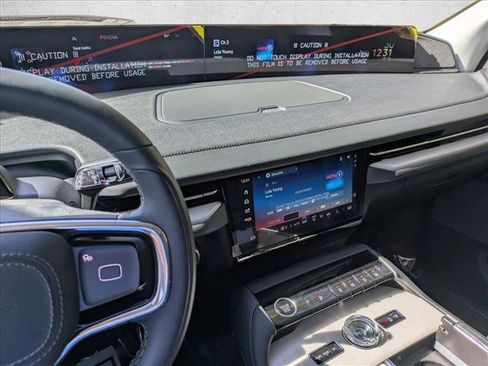 New 2025 Lincoln Navigator L Reserve AWD/4WD image 12