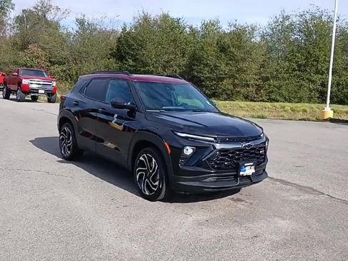 Used 2024 Chevrolet TrailBlazer RS w/ Driver Confidence Package image 2